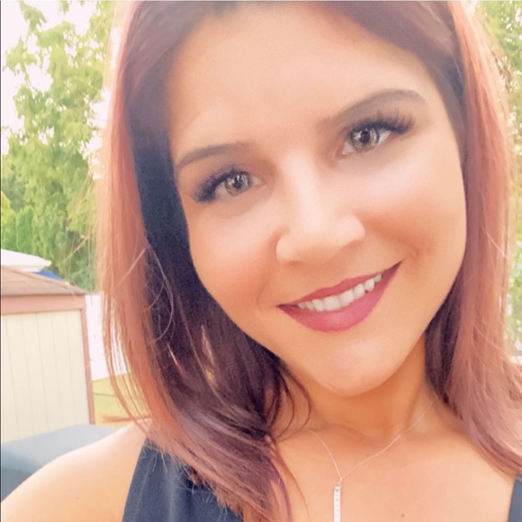 Meet your Posher, Stacey - Picture 1 of 1